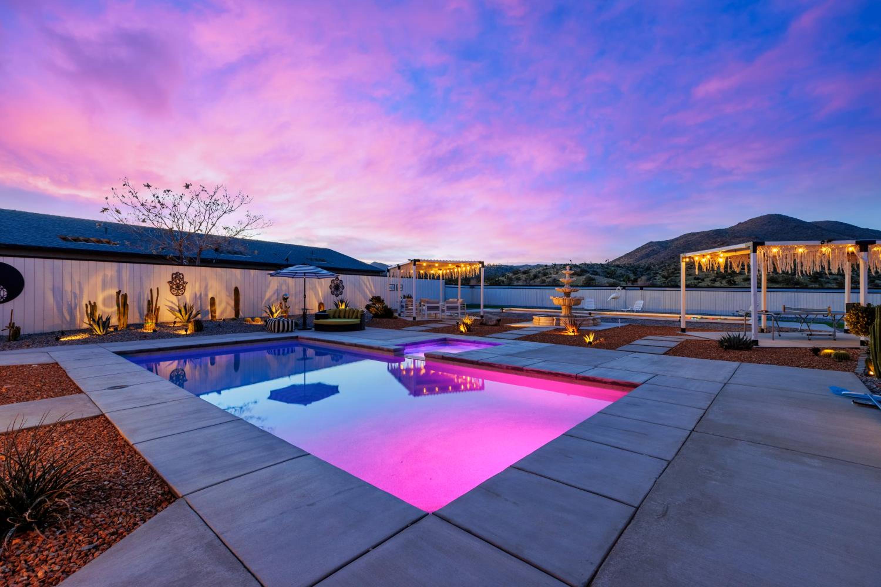 HUGE House in Joshua Tree/Yucca Valley with Pool & Hot Tub view 5