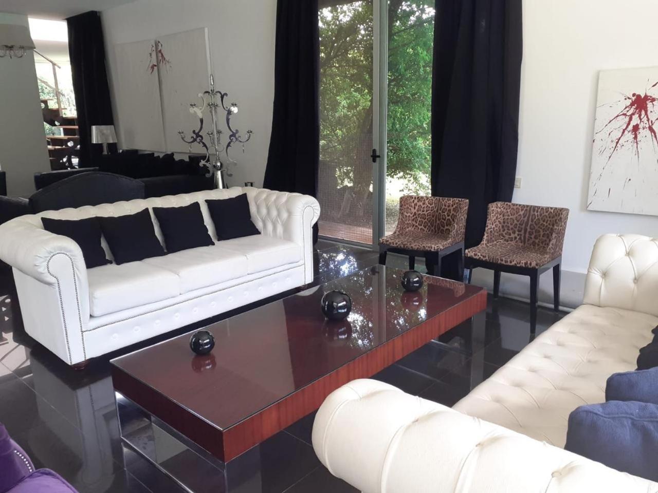 PILAR BARRIO PRIVADO con AMENITIES CASA 6 AMB CON PISCINA