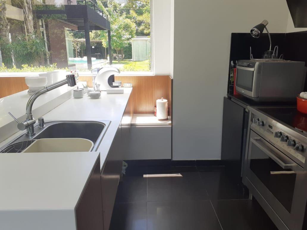 PILAR BARRIO PRIVADO con AMENITIES CASA 6 AMB CON PISCINA