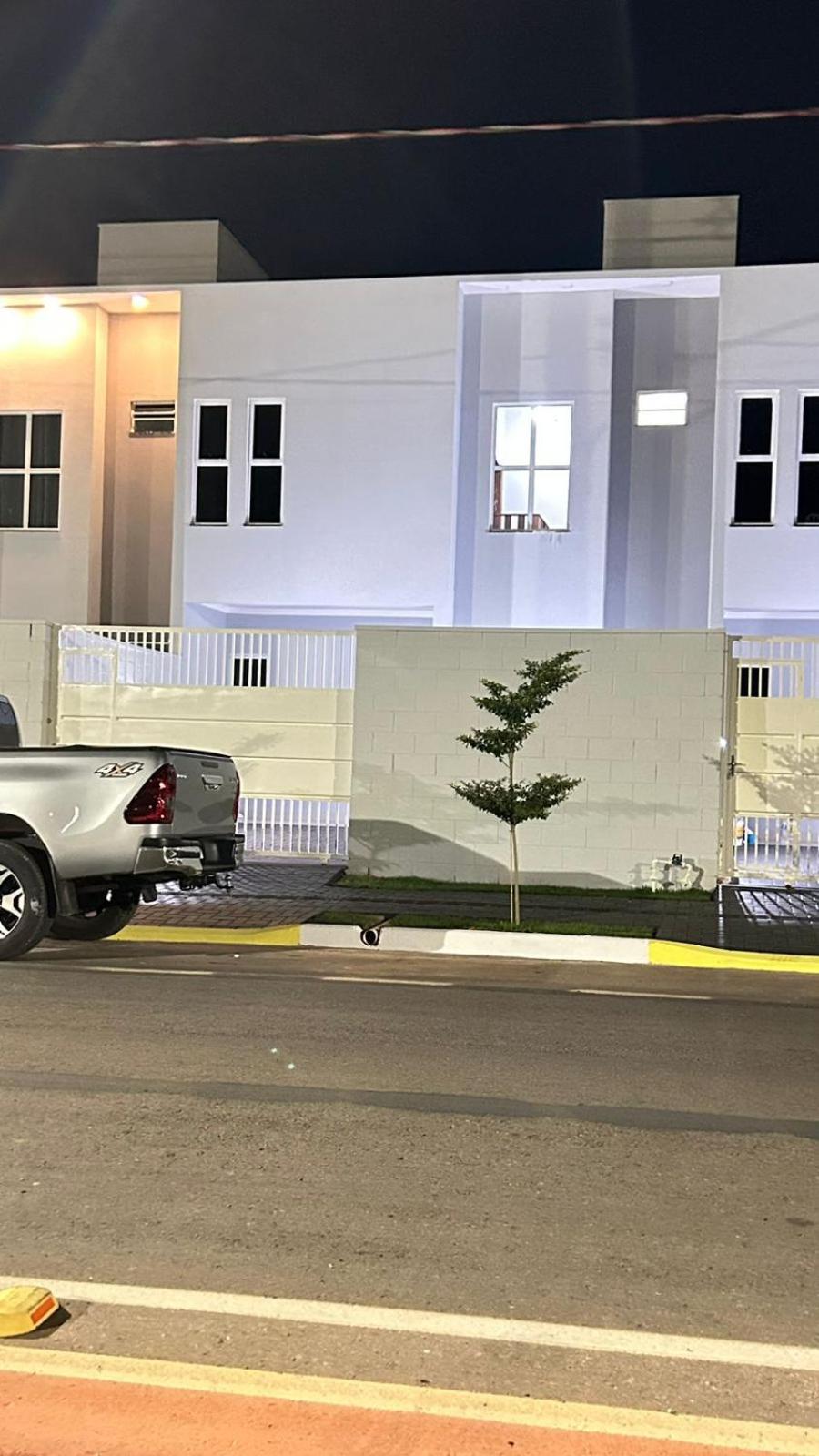 Sobrado com garagem