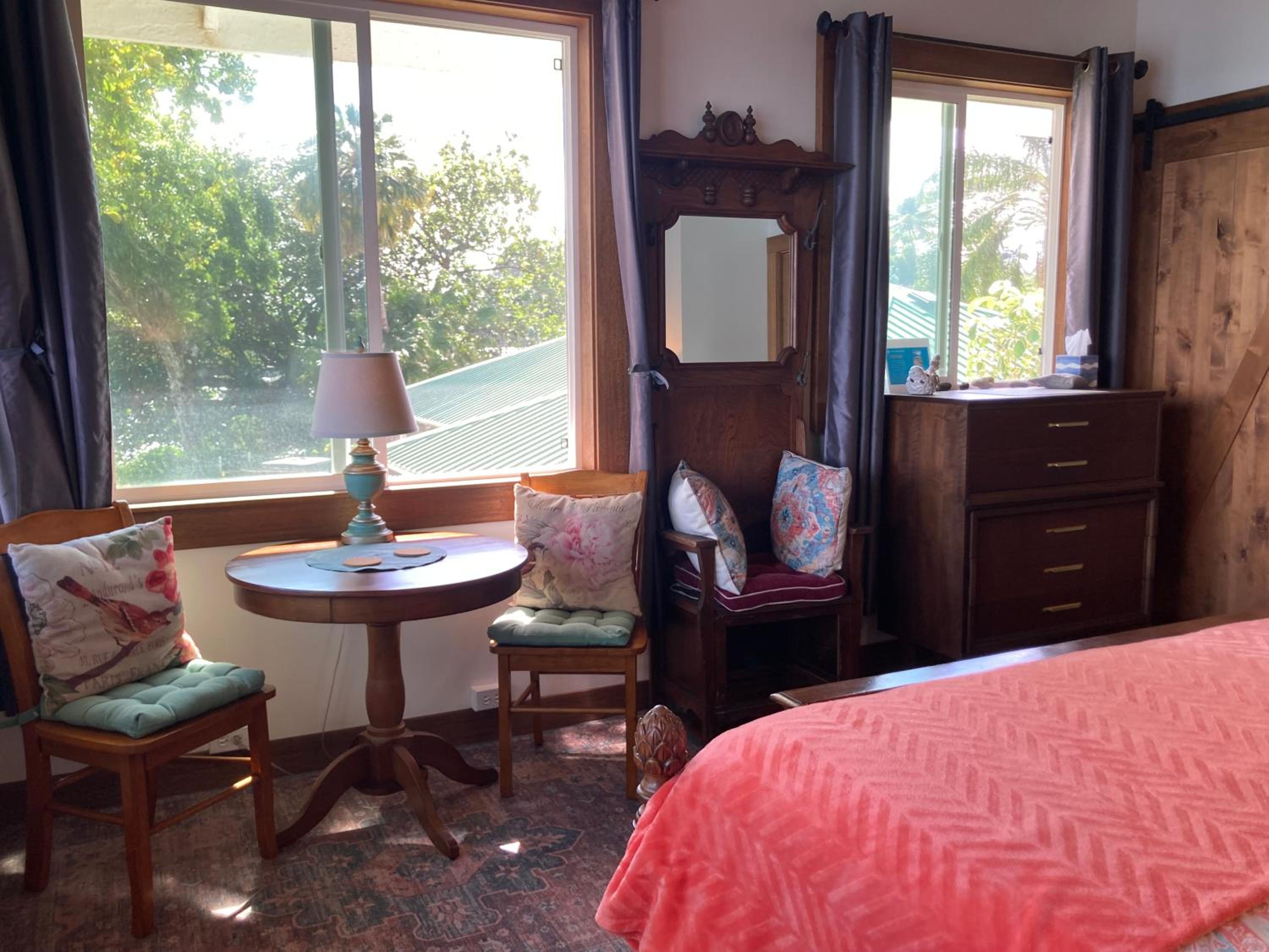 Hilo Bay Oceanfront Bed and Breakfast