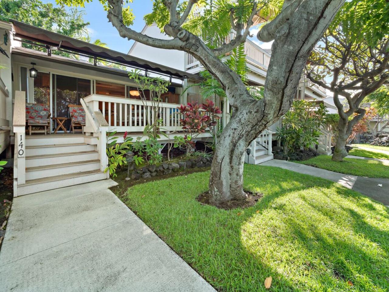 Hotel Upgraded Chic Condo With Lush Gardens