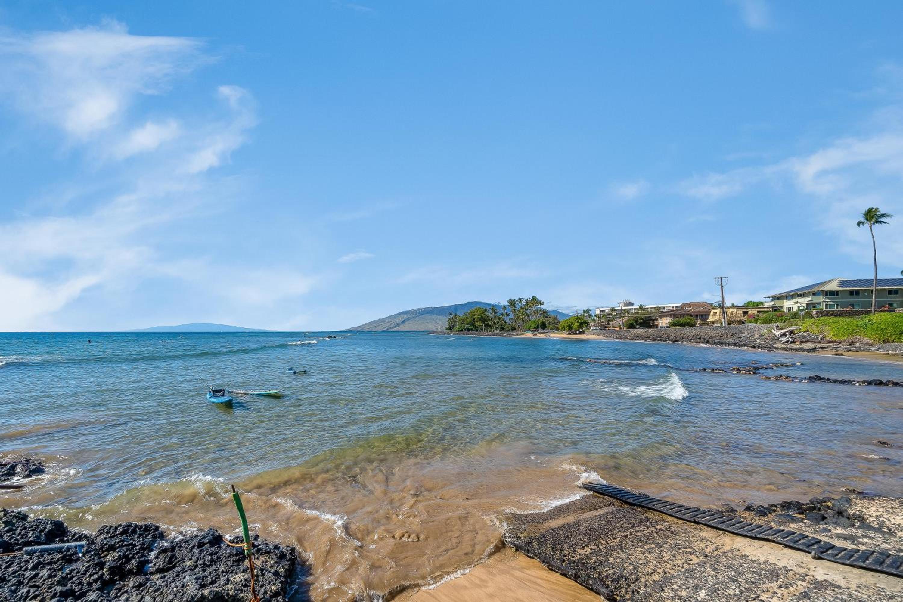 Maui Vista 1417 · MV 1417 Updated 2BD w Pool AC BBQ Near Beach