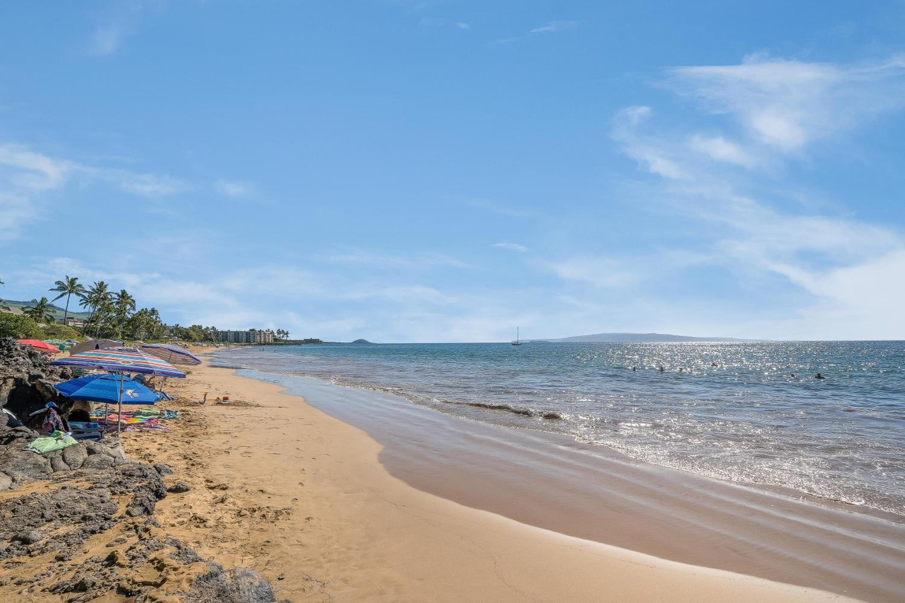 Maui Vista 1417 · MV 1417 Updated 2BD w Pool AC BBQ Near Beach