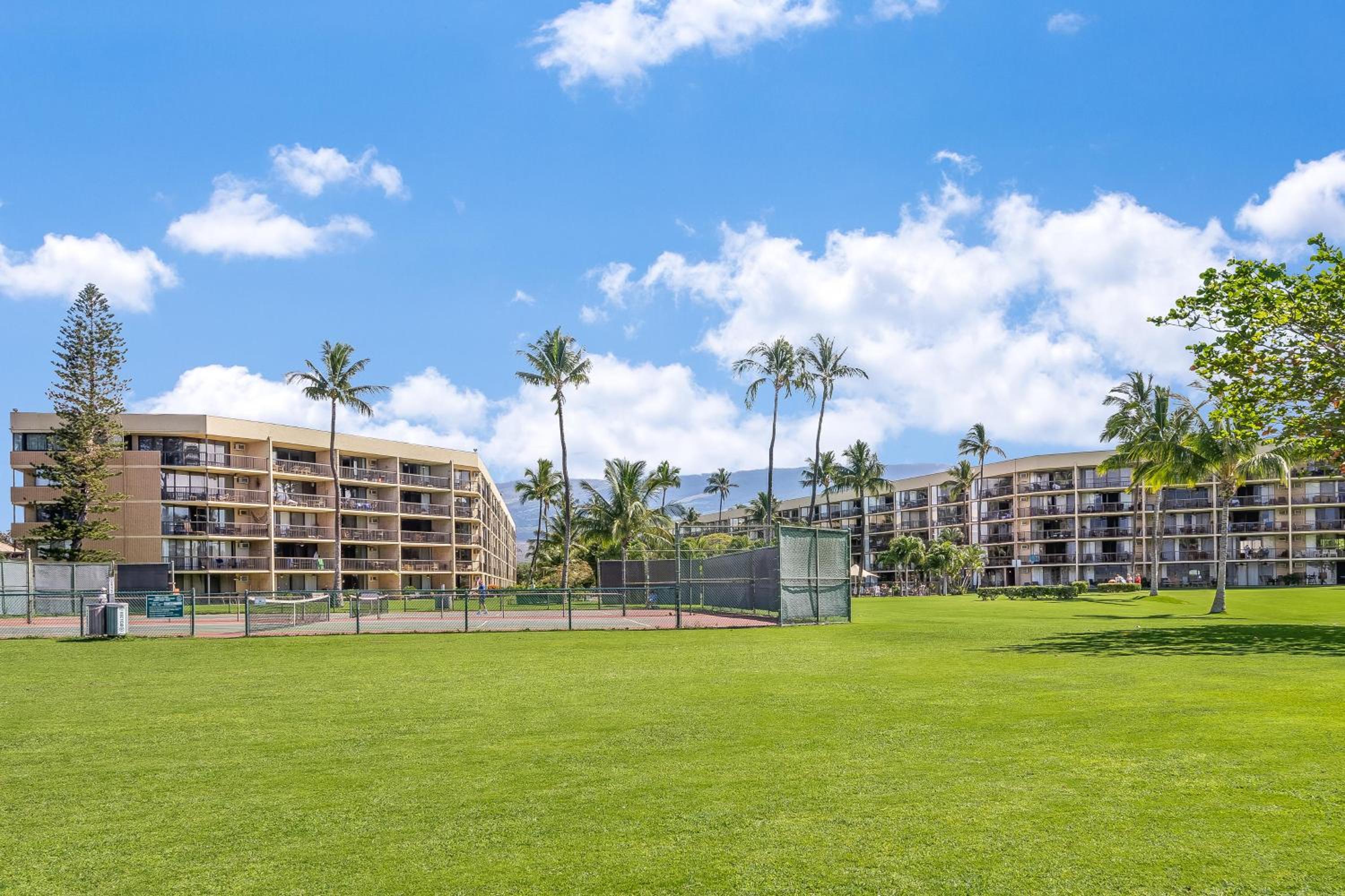 Maui Sunset B402 · MSNB402 OceanFront 1Bedroom Getaway w Pool
