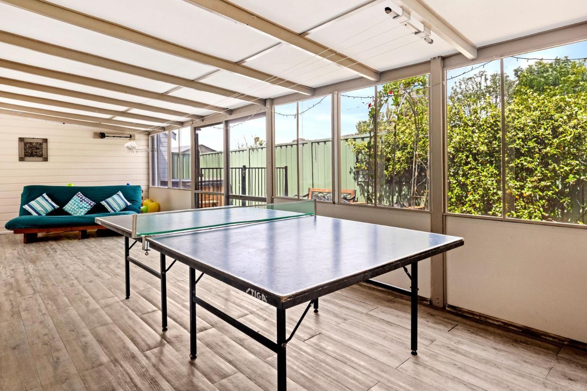 Grey Gables - Pet Friendly with Fireplace, Pool, Spa & Sauna