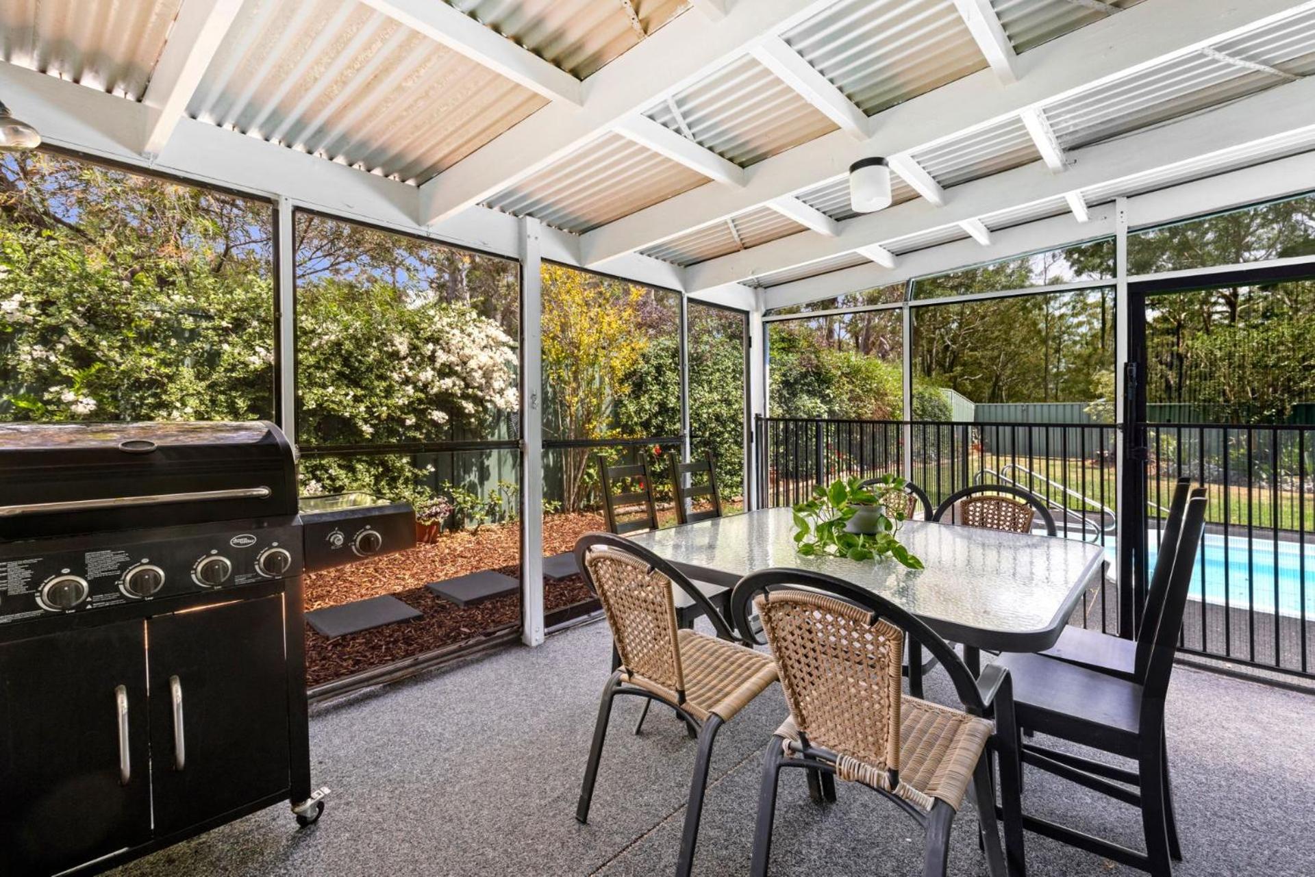 Grey Gables - Pet Friendly with Fireplace, Pool, Spa & Sauna