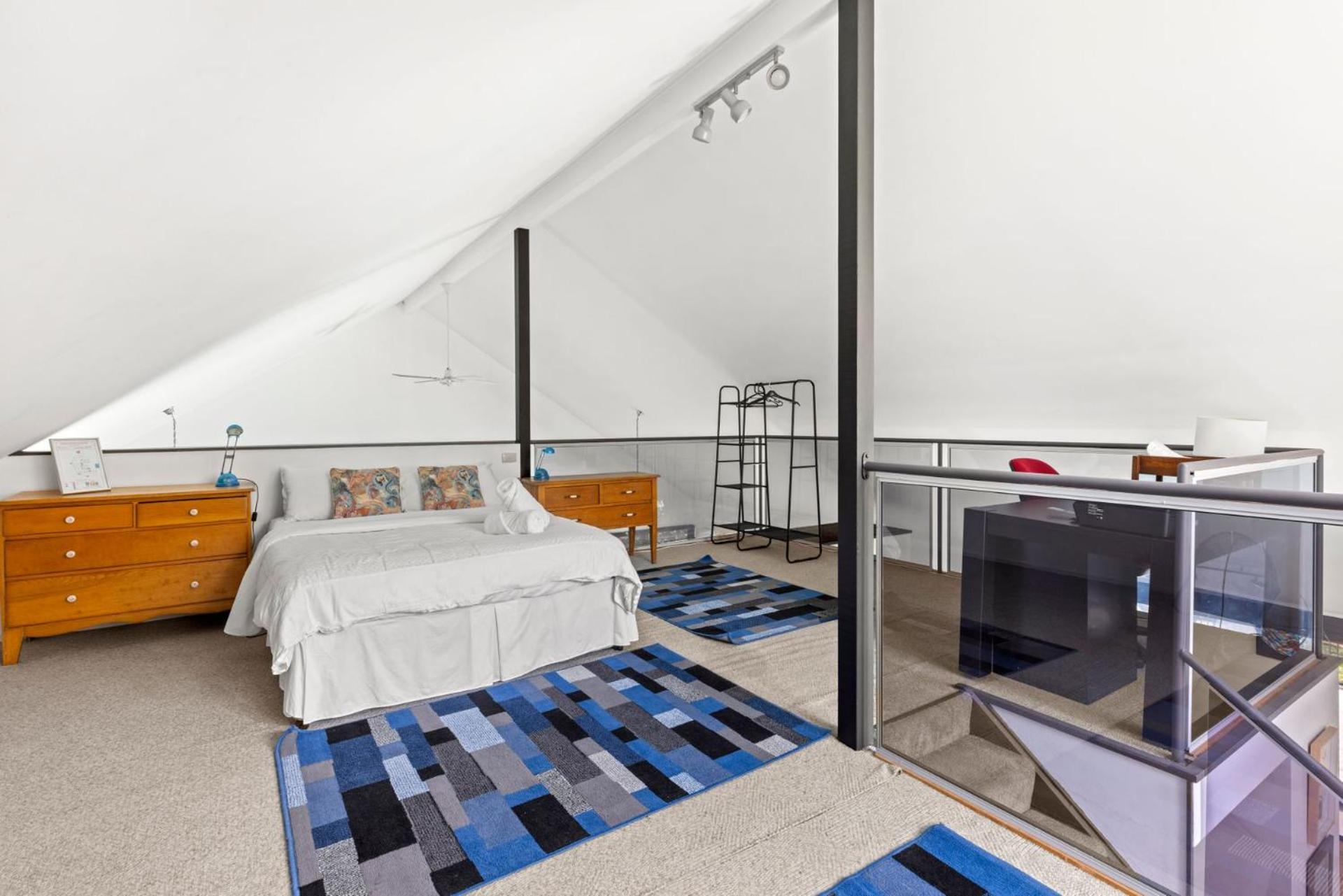 Grey Gables - Pet Friendly with Fireplace, Pool, Spa & Sauna