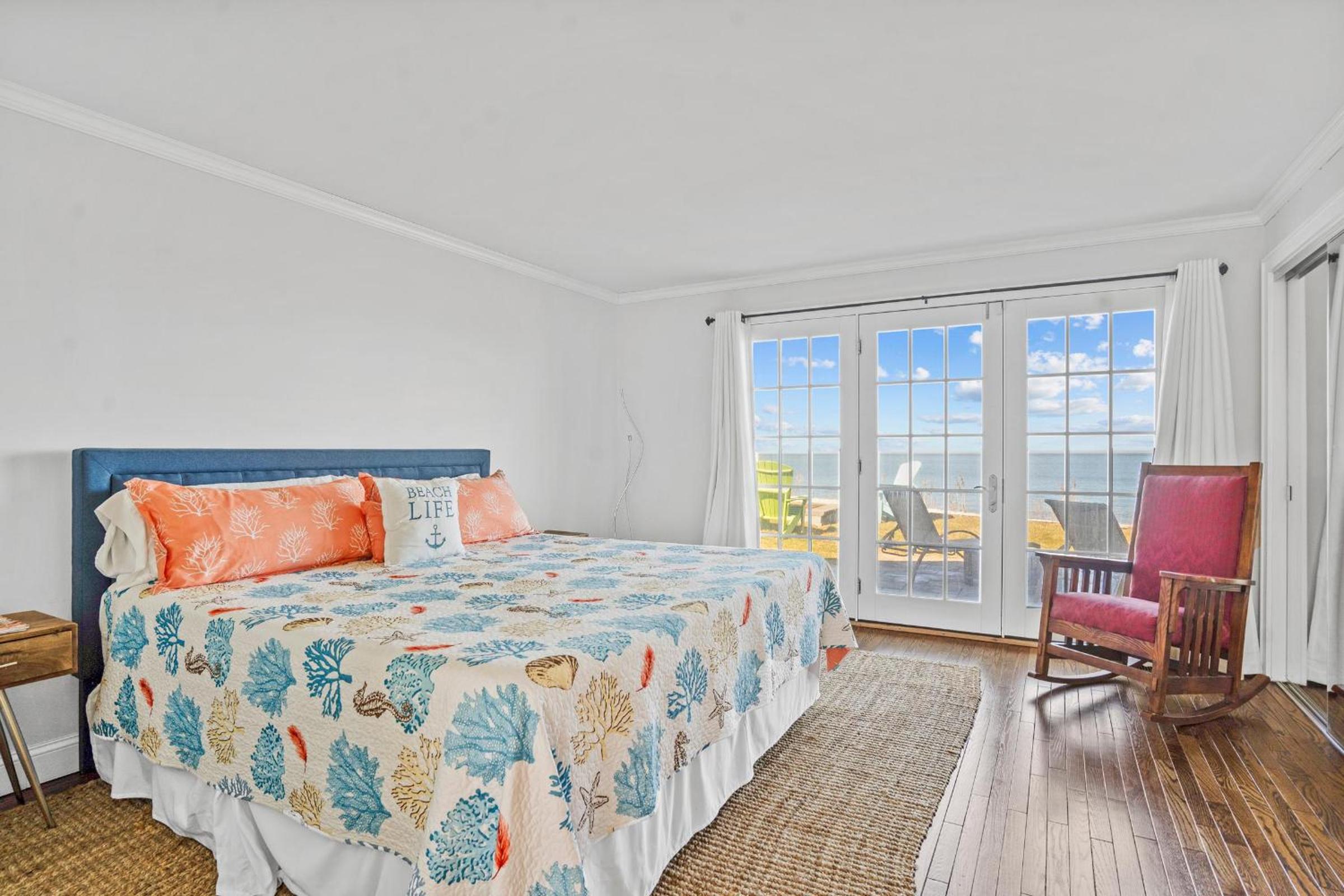Sea Breeze Paradise: Beachfront & Panoramic Views view 3