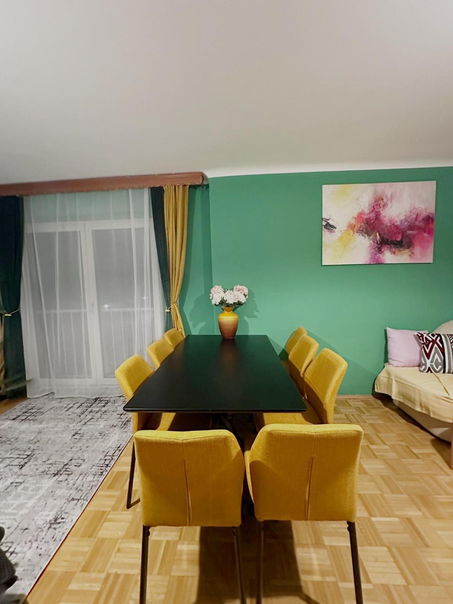 3 Room Apartment 1 minute from U-bahn U4