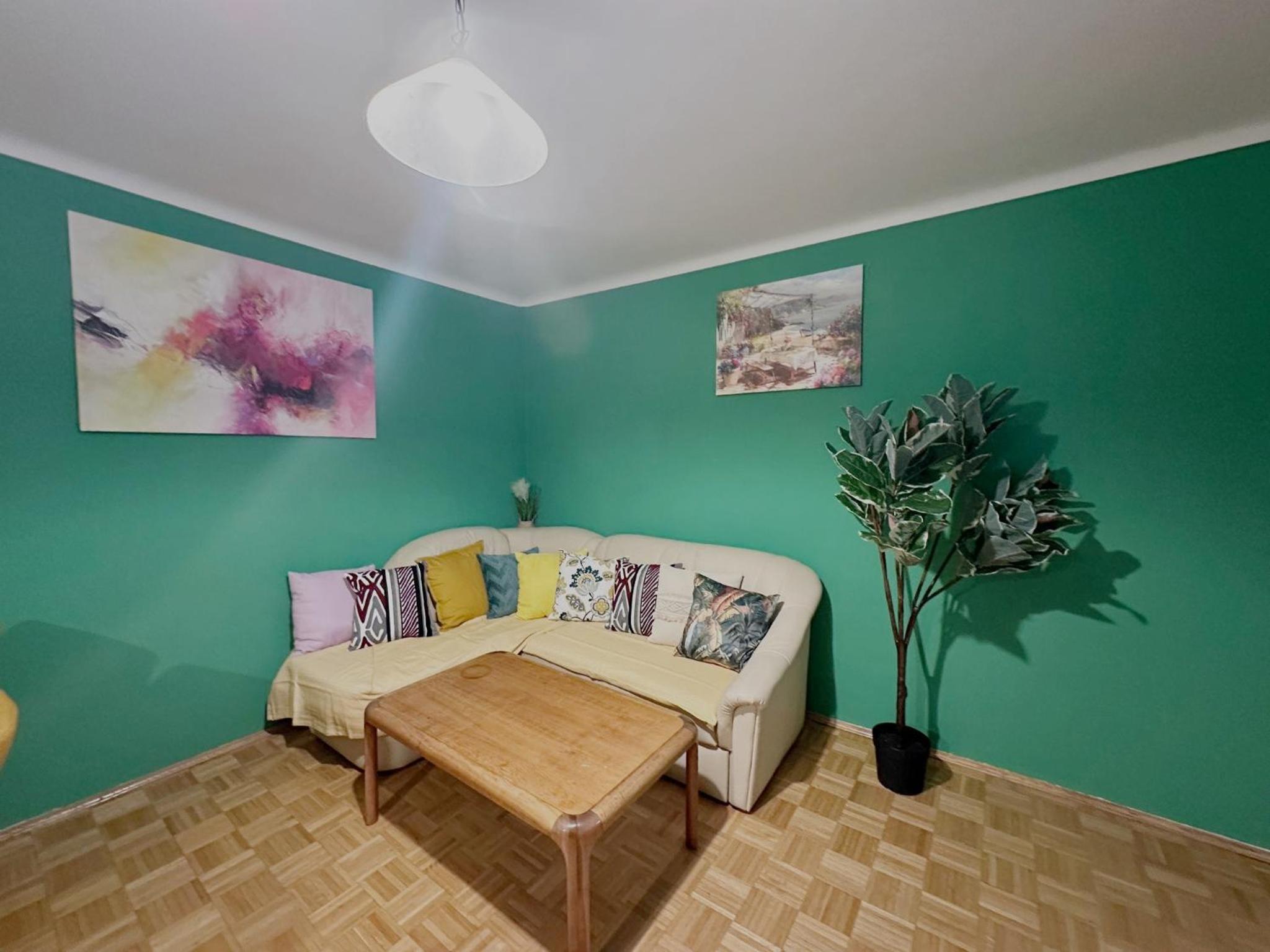 3 Room Apartment 1 minute from U-bahn U4