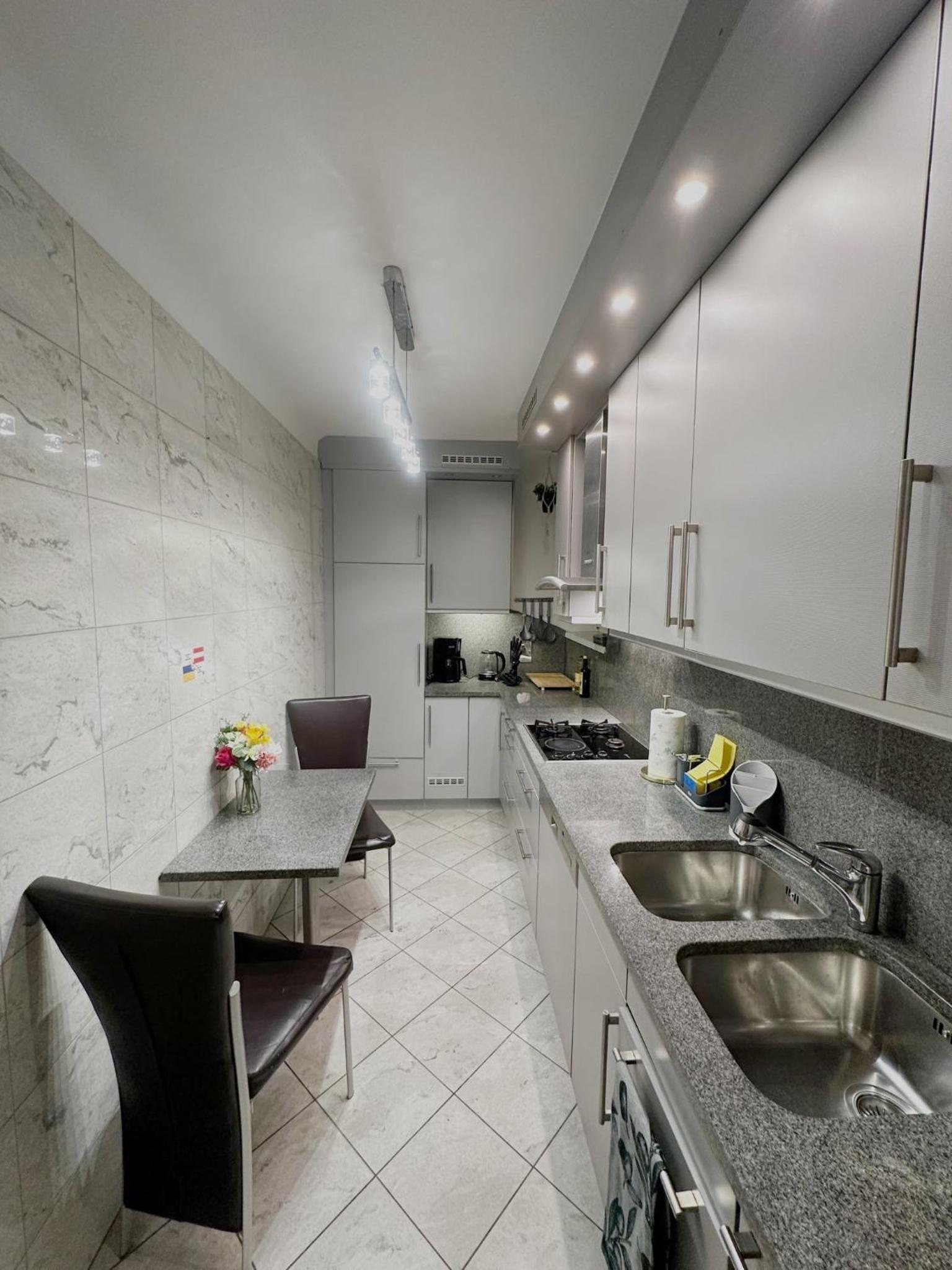 3 Room Apartment 1 minute from U-bahn U4