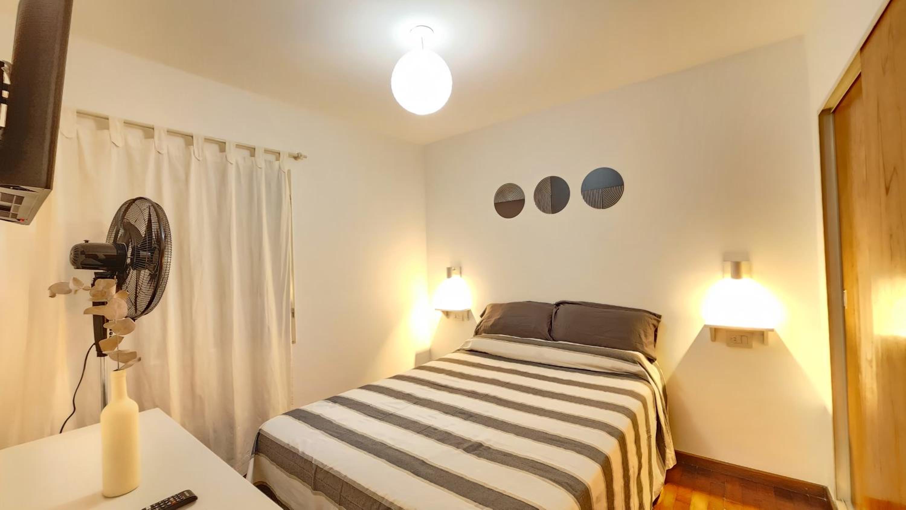 Departamento PB, patio y asador privados - NUEVO SERVICIO Estacionamiento 24hs INCLUIDO, no camioneta- Cerca de hotel Quinto Centenario, Nuevocentro shoppi