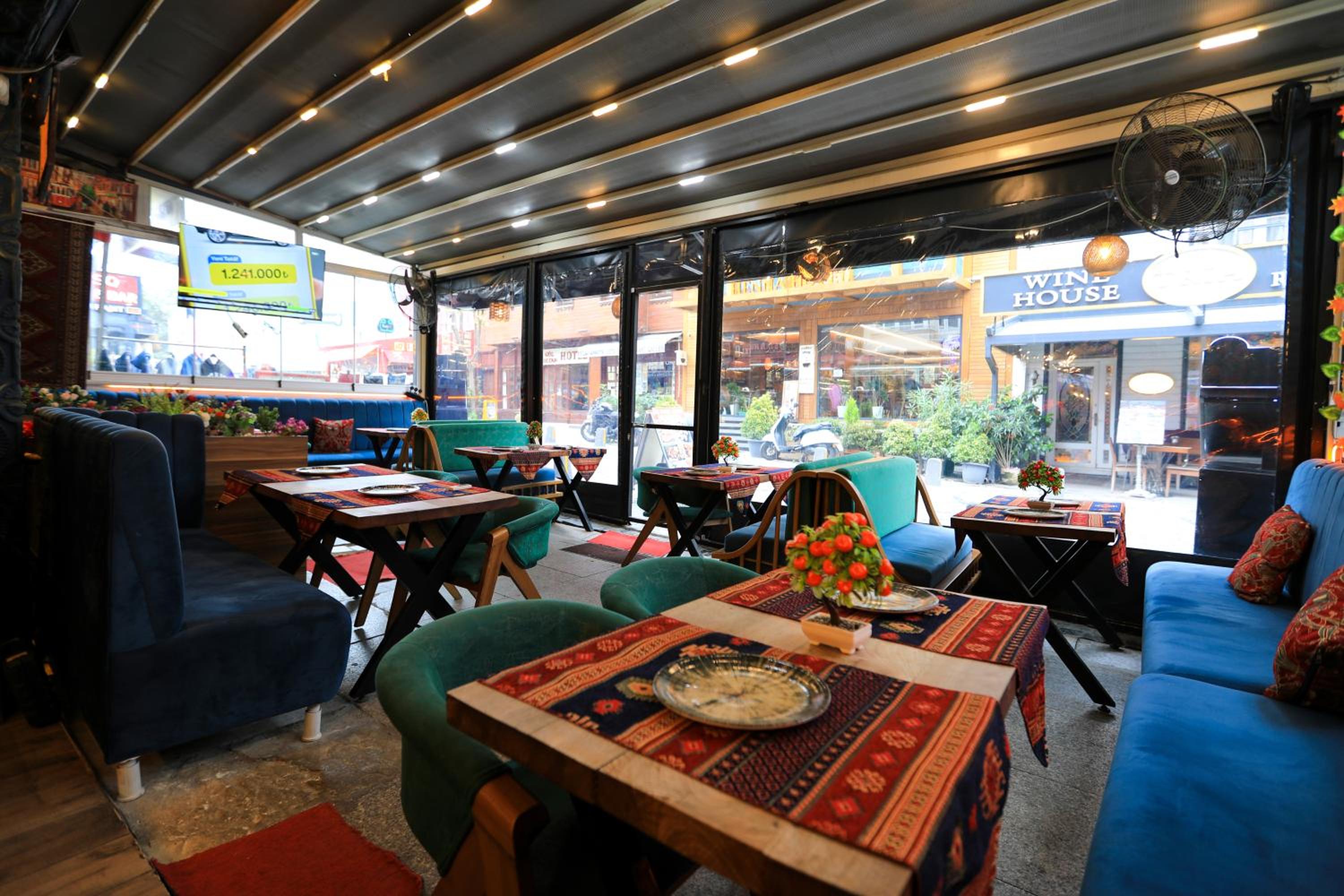 dining