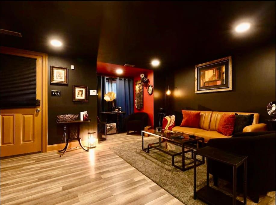 Bloomingdale Blues Speakeasy Free Parking