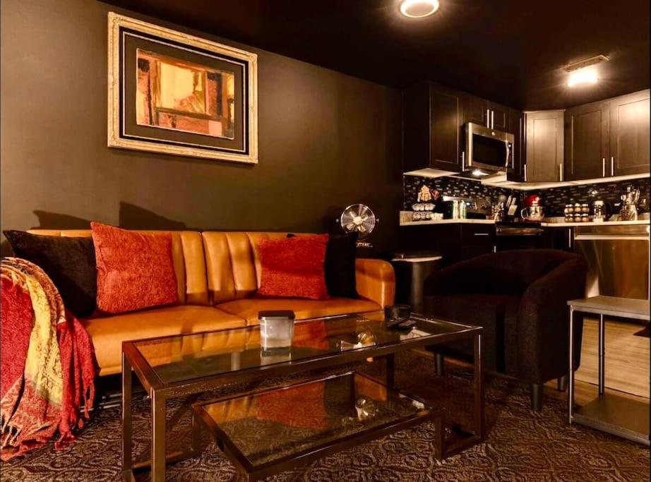 Bloomingdale Blues Speakeasy Free Parking