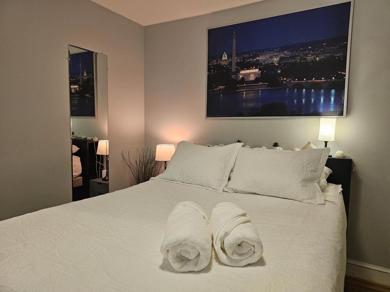 Washington DC Vacations - Peaceful 3 BR with Parking, Family Friendly near MedStar - Property Image 1