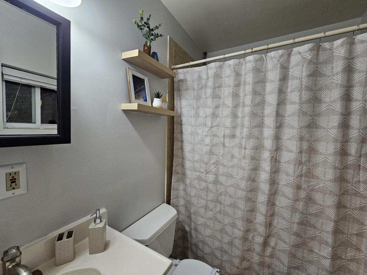 Washington DC Vacations - Peaceful 3 BR with Parking, Family Friendly near MedStar - Property Image 6