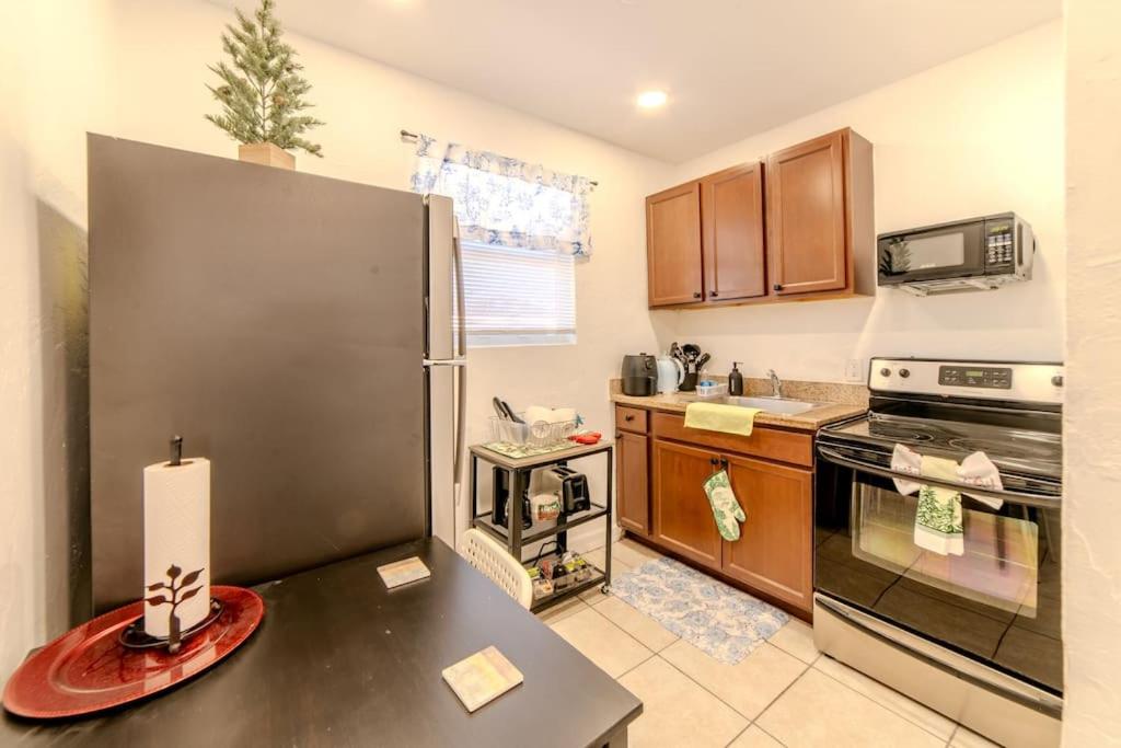 Queens Cozy Condo Near Downtown Airport