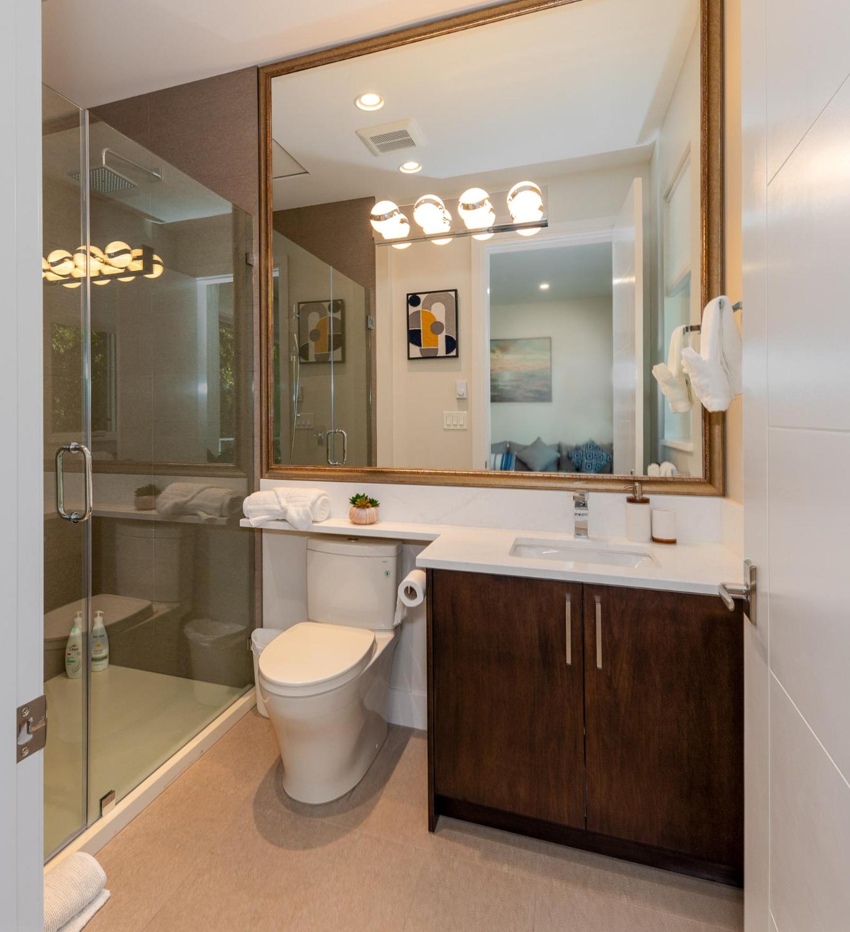 Sooke Vacations - East Sooke Hideaway Guest Suite - Property Image 3