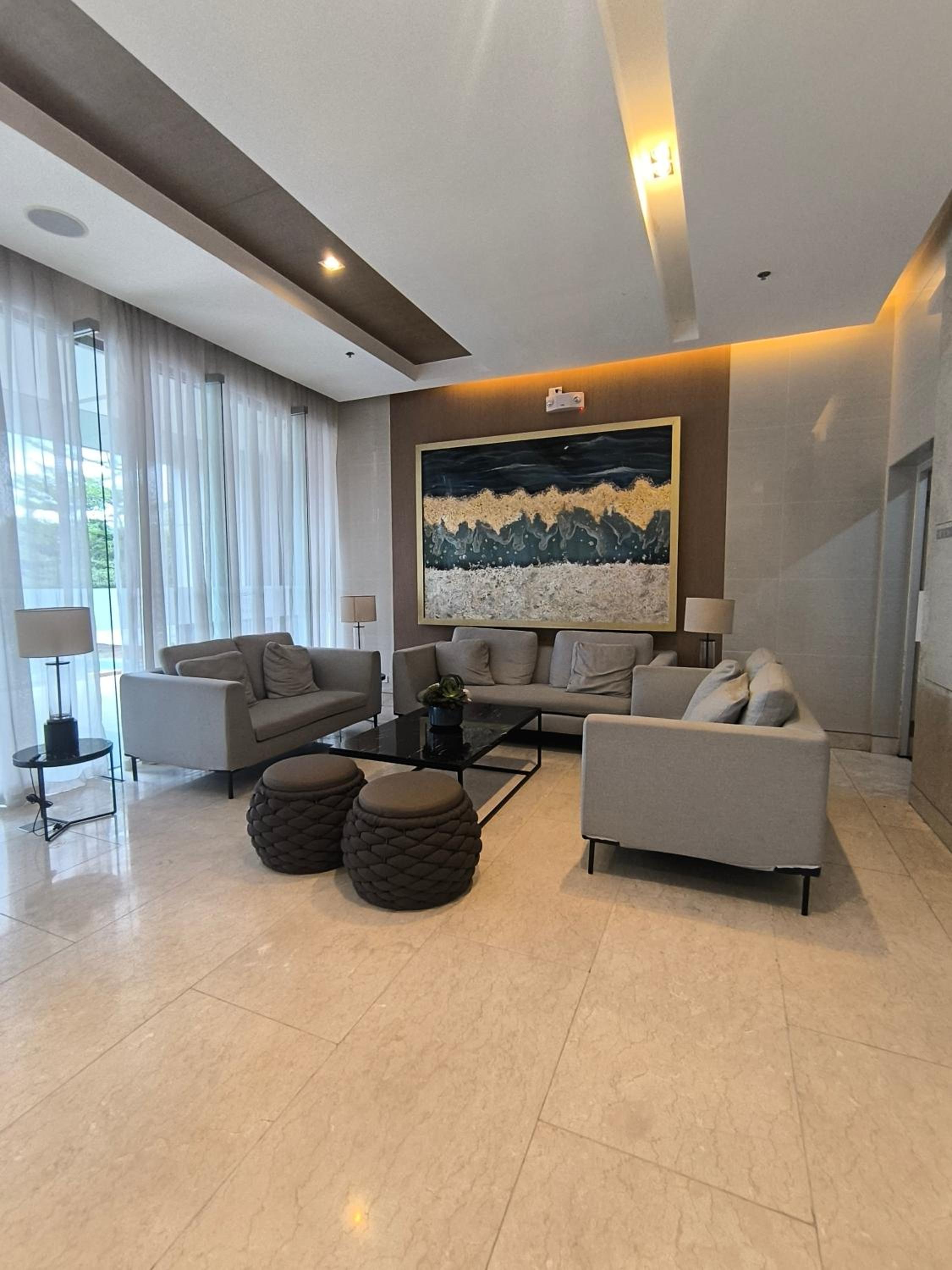 Shore 3 Residences 1BR near MOA view 5