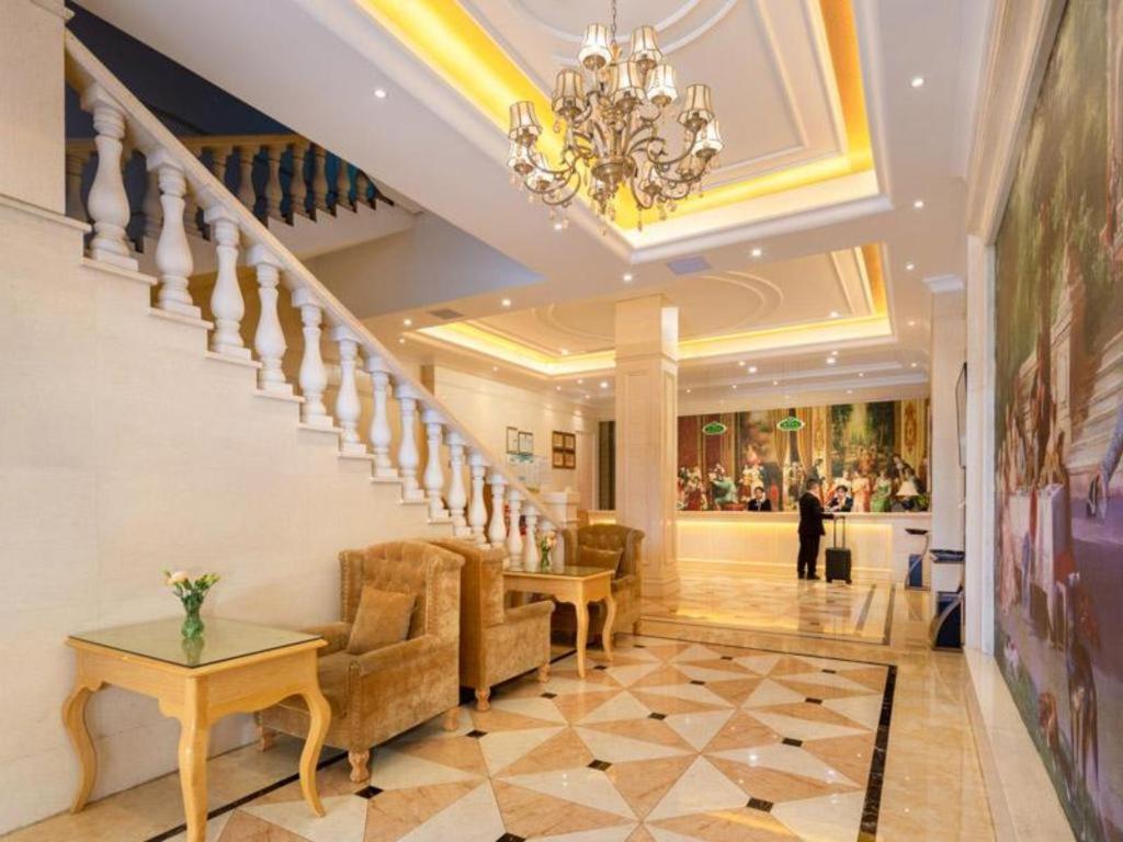 Vienna Hotel Chongqing Shizhu Stadium