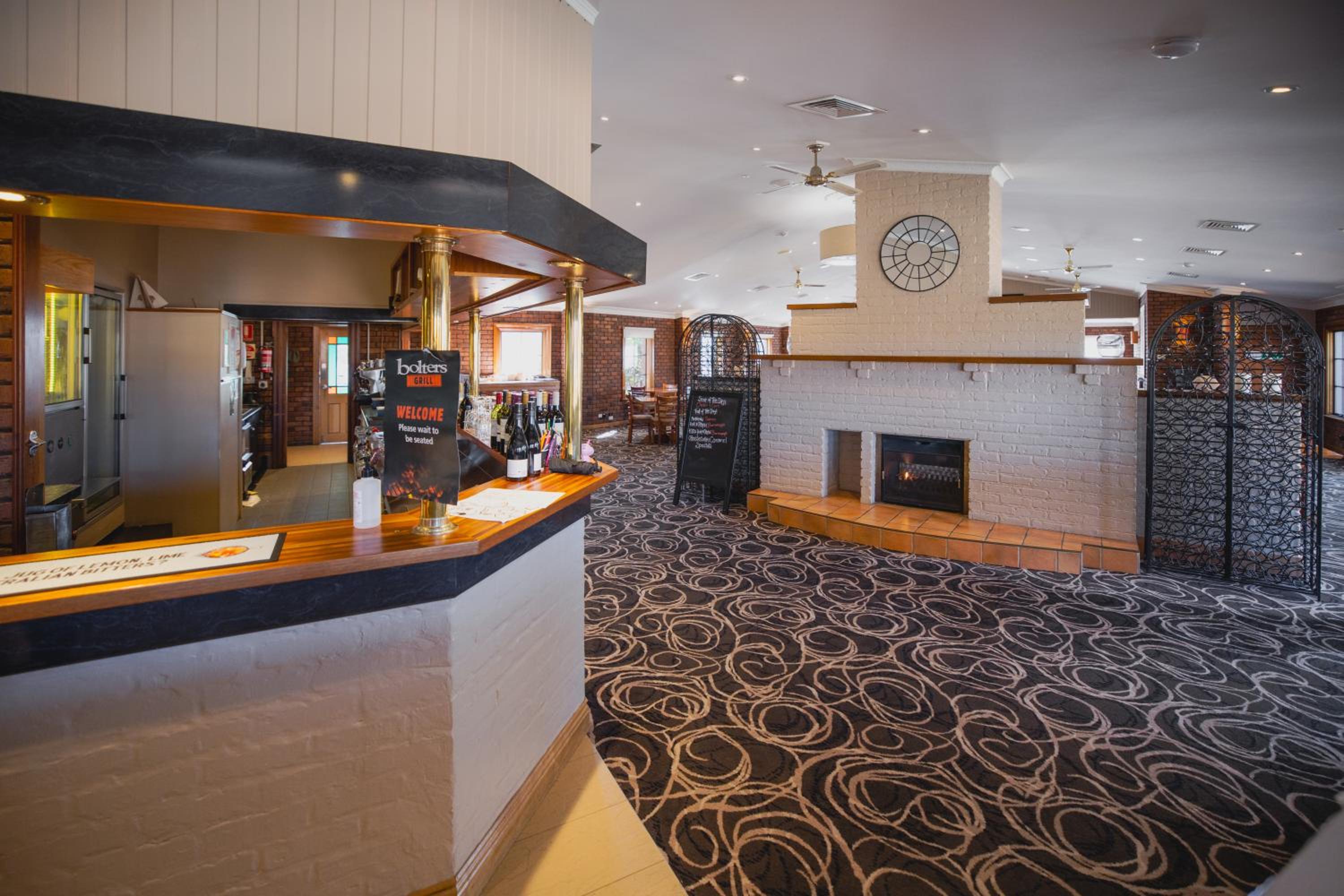Launceston Vacations - Country Club Villas - Property Image 3