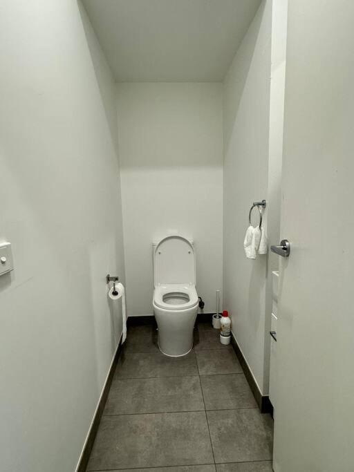 New house near Monash Hospital, just a 3-min walk