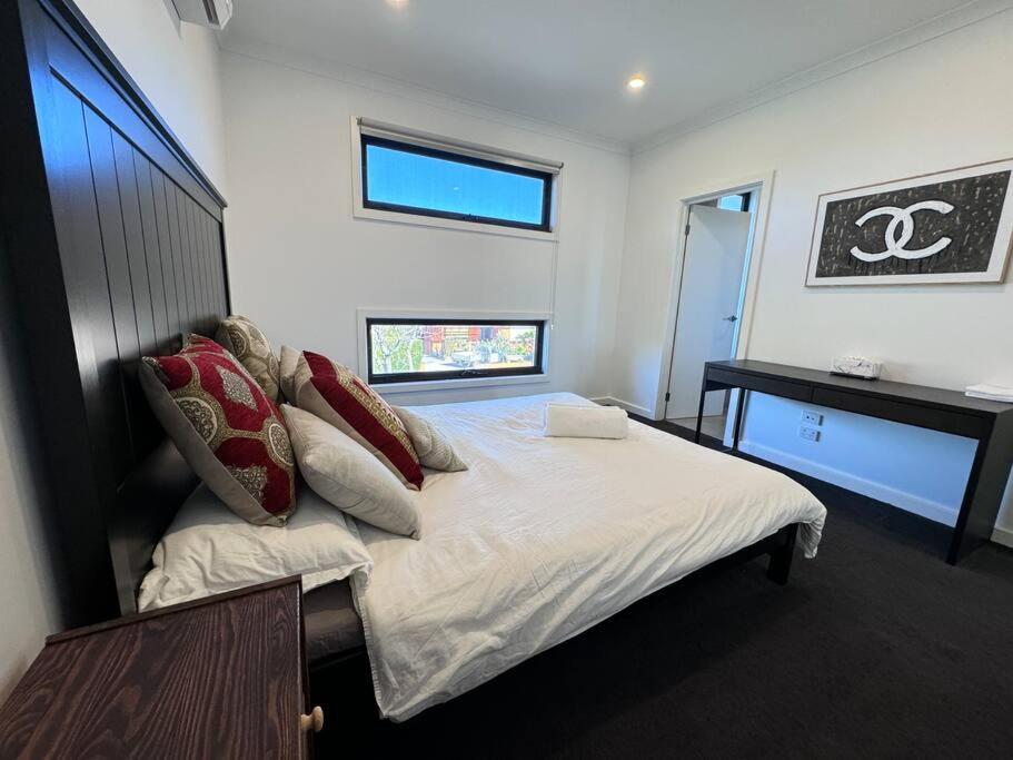 New house near Monash Hospital, just a 3-min walk