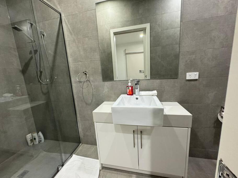 New house near Monash Hospital, just a 3-min walk