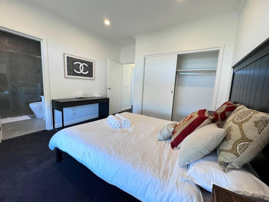New house near Monash Hospital, just a 3-min walk