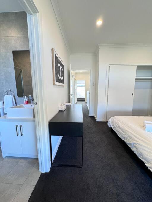 New house near Monash Hospital, just a 3-min walk