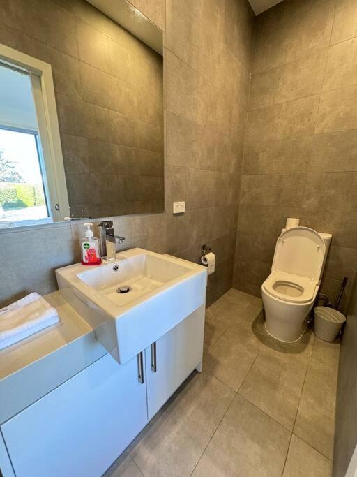 New house near Monash Hospital, just a 3-min walk