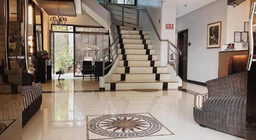 Peridot Suites