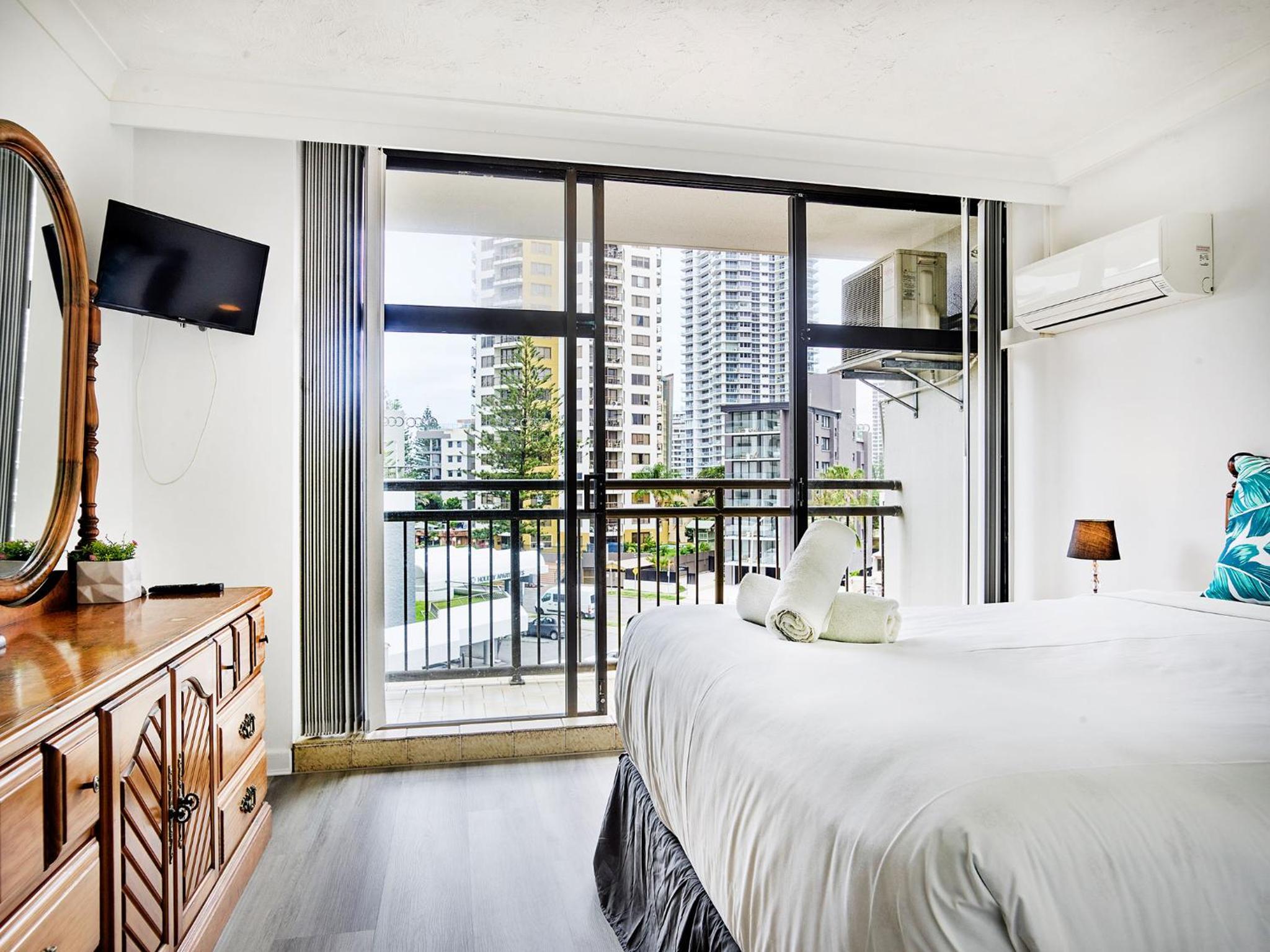 Beachcomber Surfers Paradise
