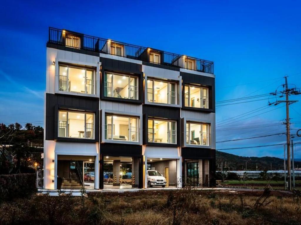 J Cube Pension
