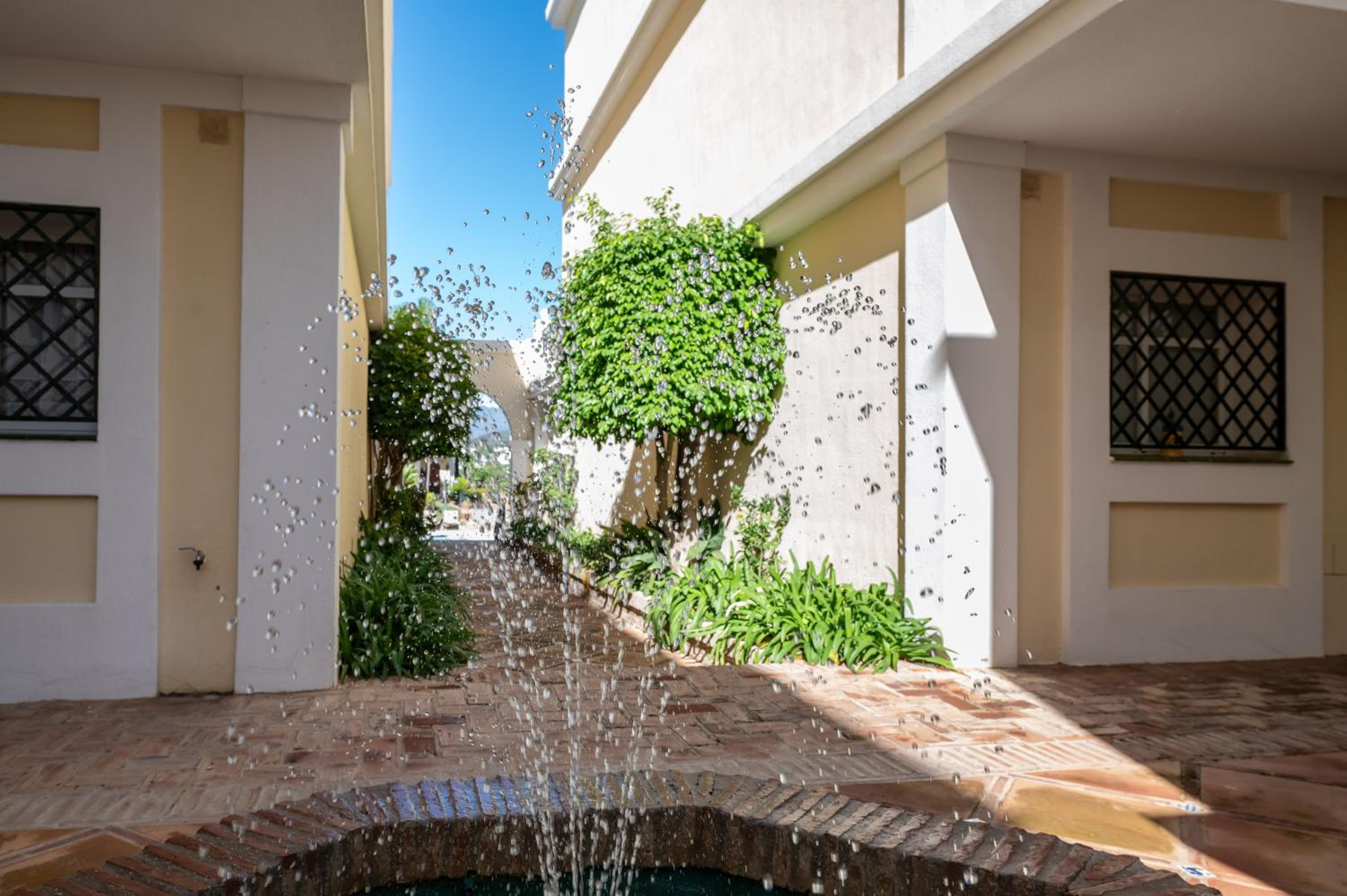 Calma House Aloha Gardens Marbella by VPS