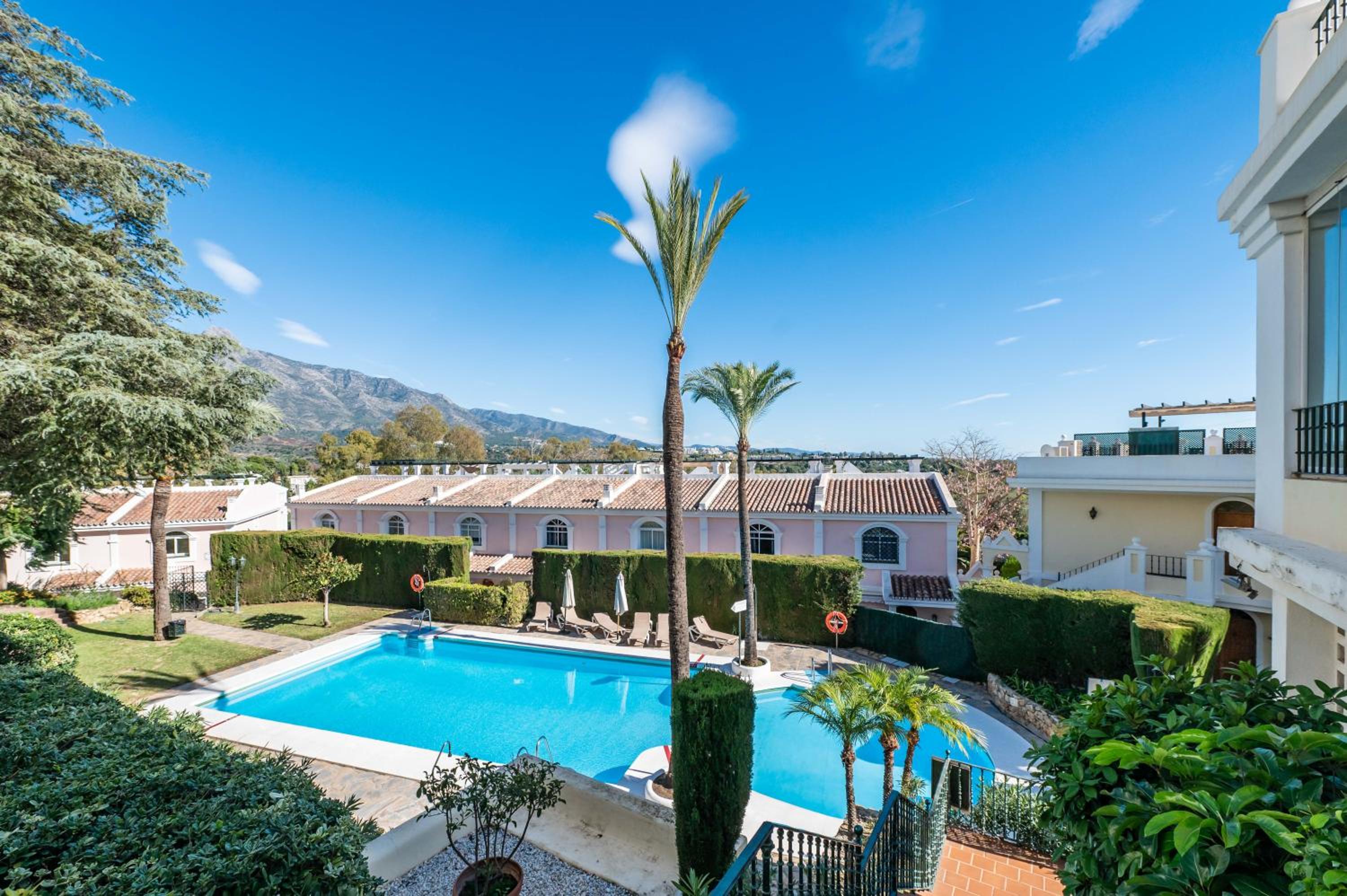 Calma House Aloha Gardens Marbella by VPS
