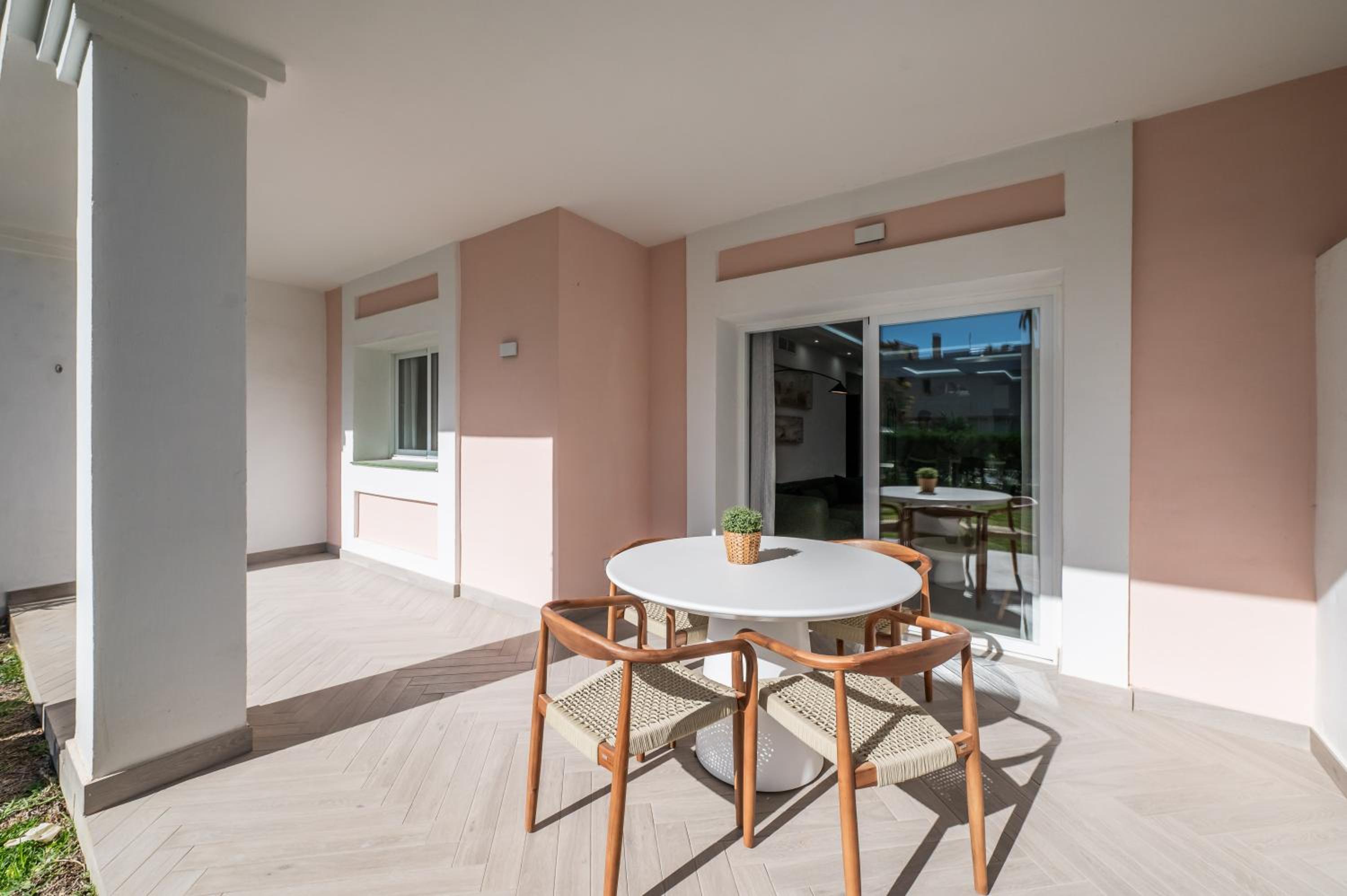 Calma House Aloha Gardens Marbella by VPS