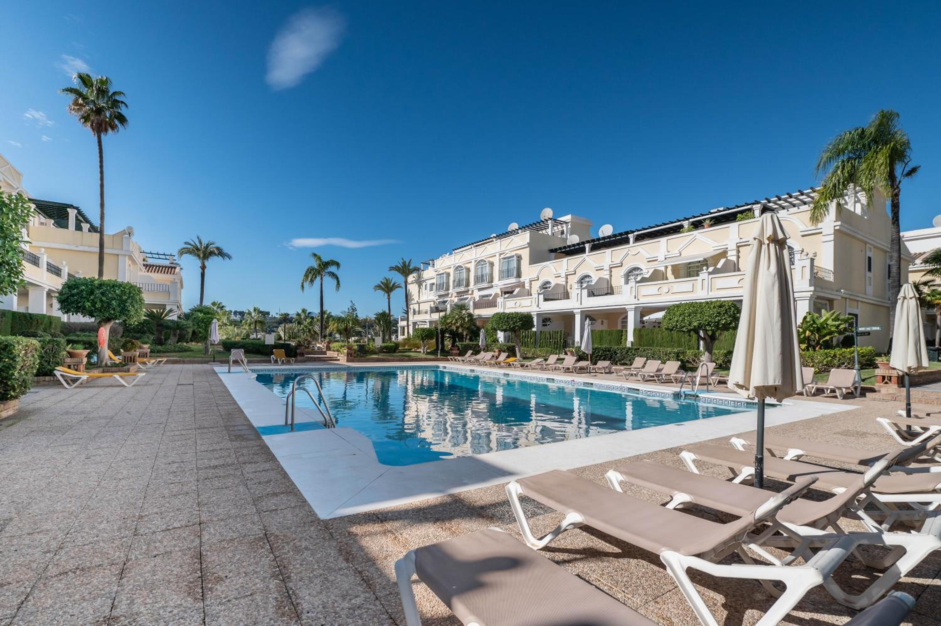 Calma House Aloha Gardens Marbella by VPS