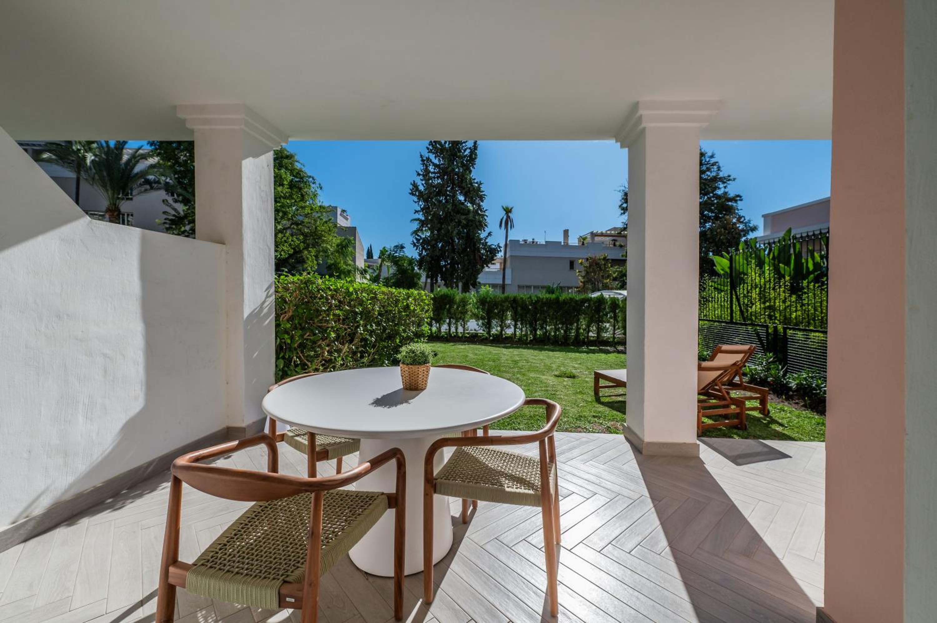 Calma House Aloha Gardens Marbella by VPS