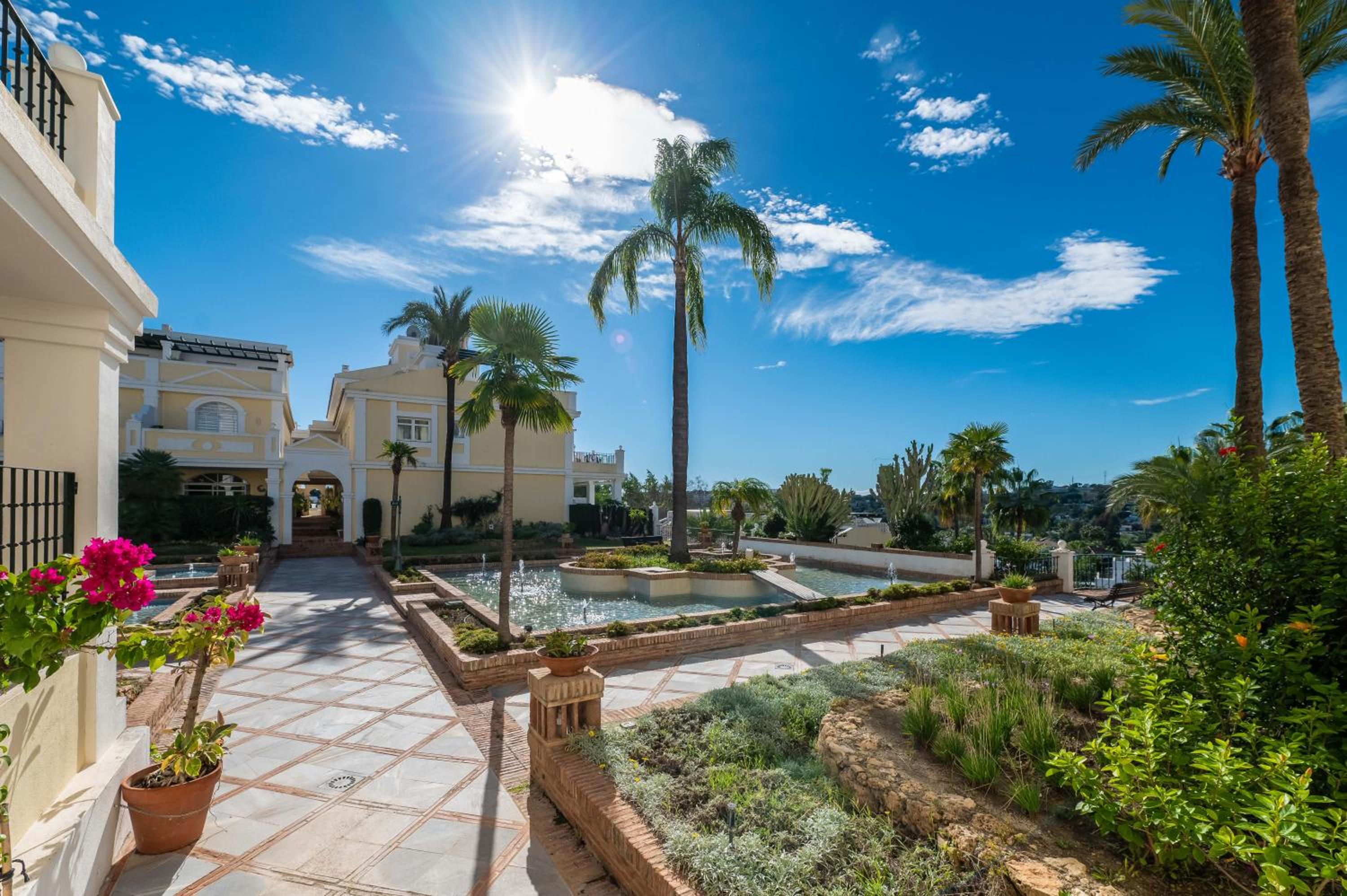 Calma House Aloha Gardens Marbella by VPS
