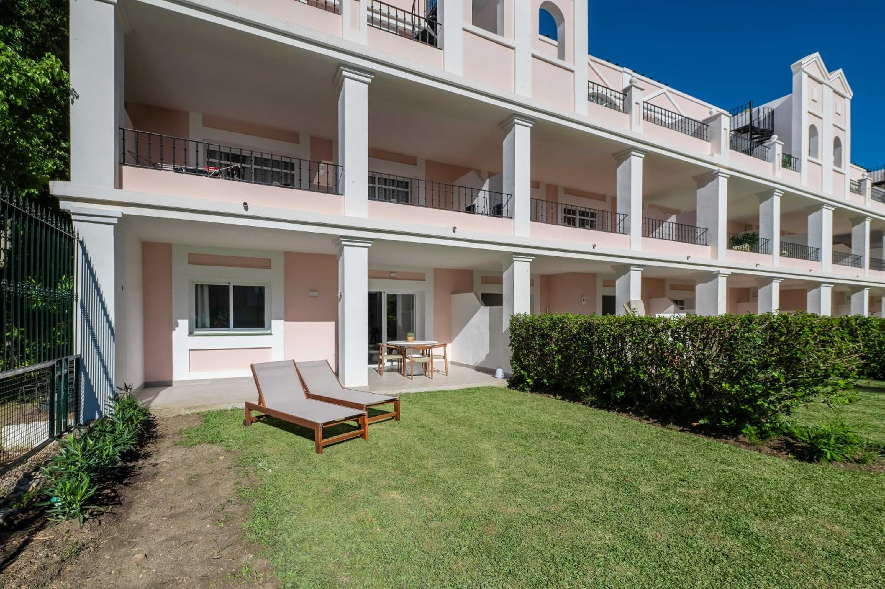 Calma House Aloha Gardens Marbella by VPS