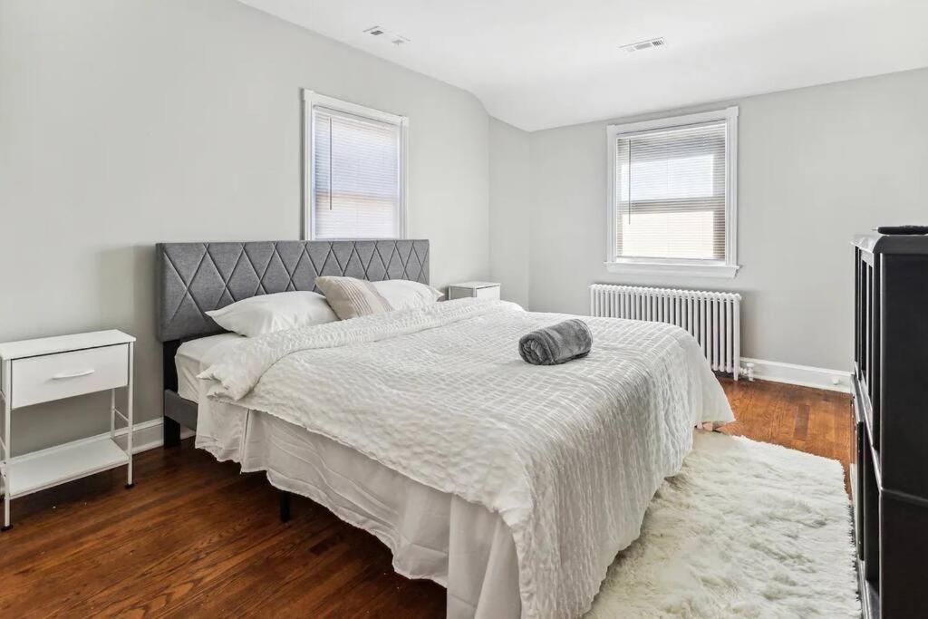 Feel Good Home, Kingbed, Free parking, Backyard view 2
