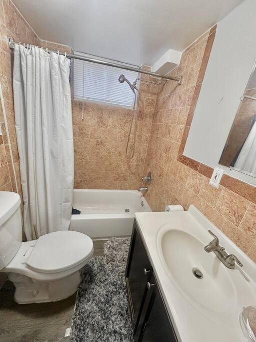 Feel Good Home, Kingbed, Free parking, Backyard view 4