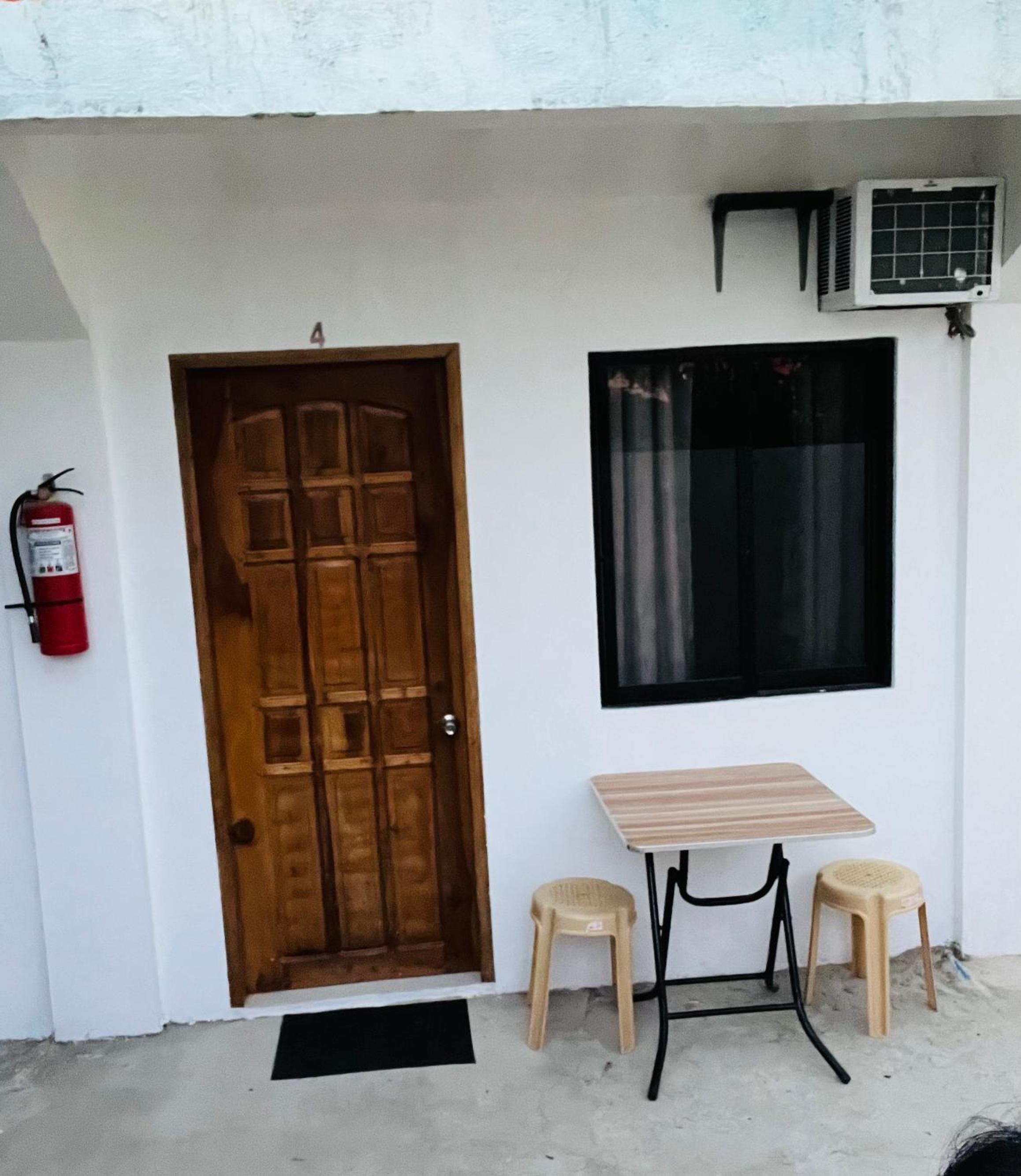 GJES HOSTEL and GUESTHOUSE