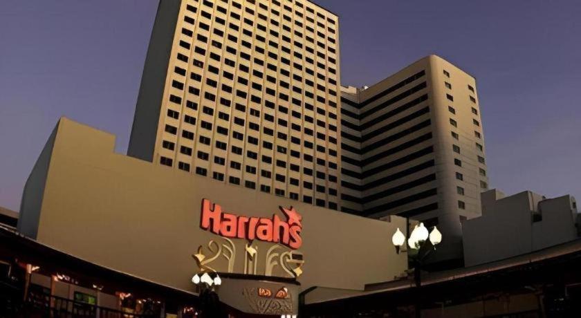 Harrahs Hotel Reno view 4
