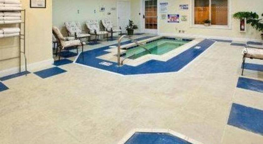 Candlewood Suites Saint Joseph view 5