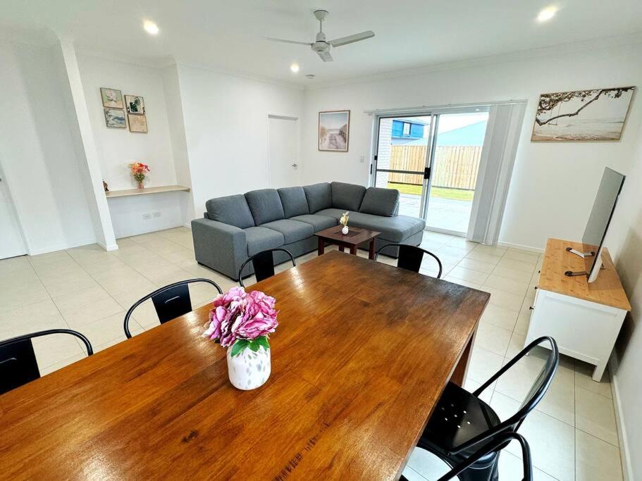 Brand New Fantastic Luxury 5 bedroom Home