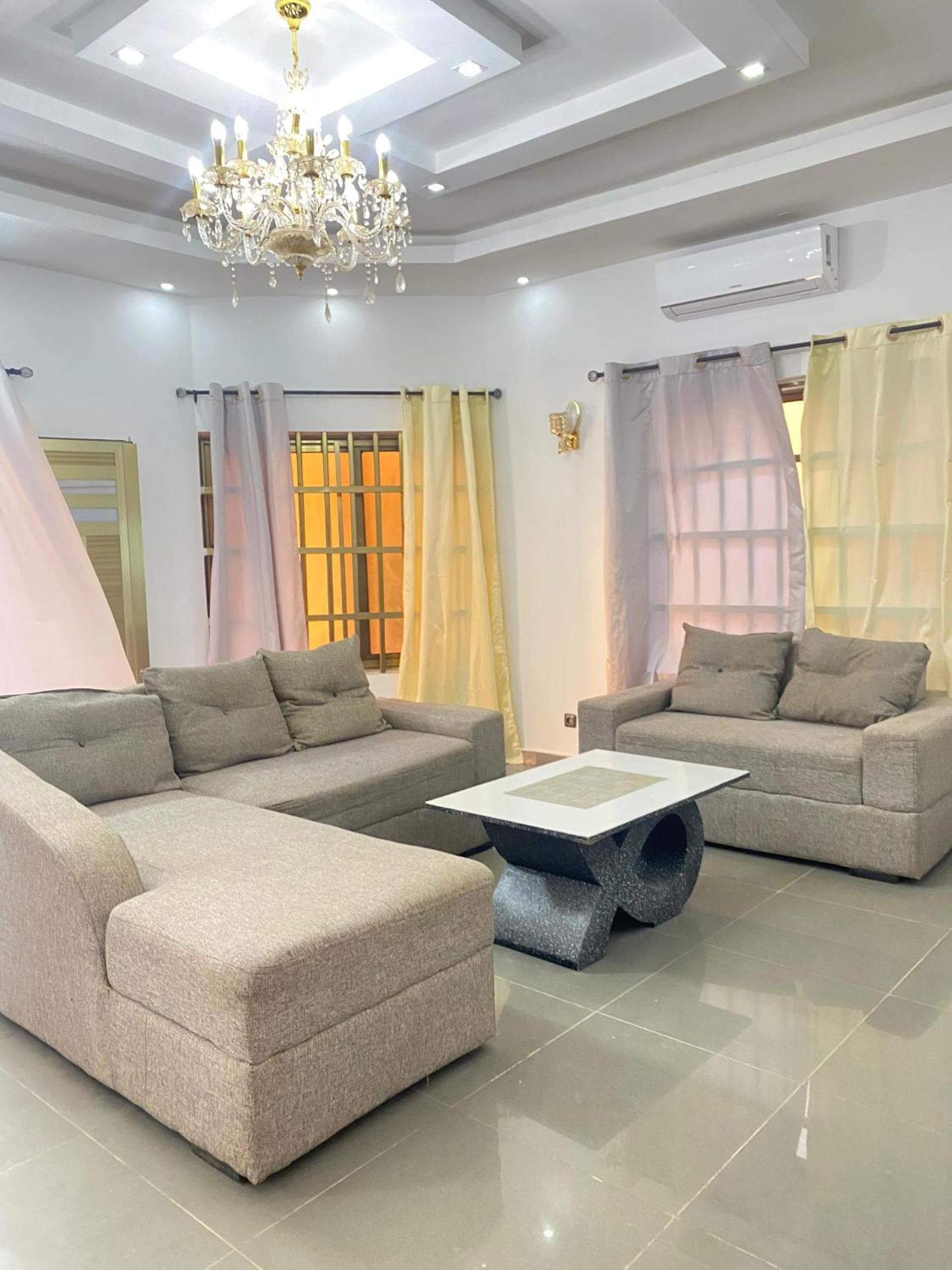 deux chambres et salon chez 198 à Porto Novo